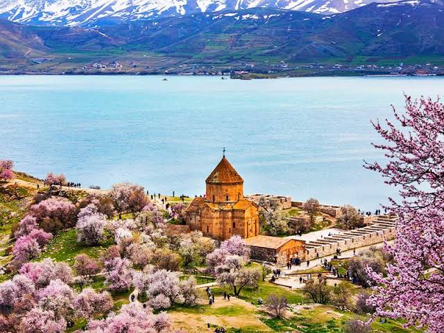 تور گروهی وان ترکیه از اراک